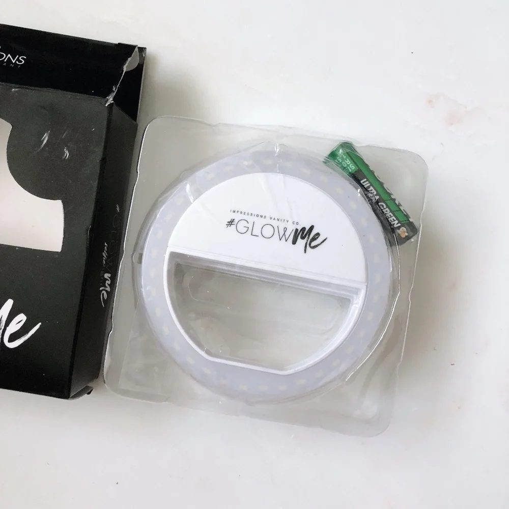 Impressions Vanity #GlowMe Selfie Light